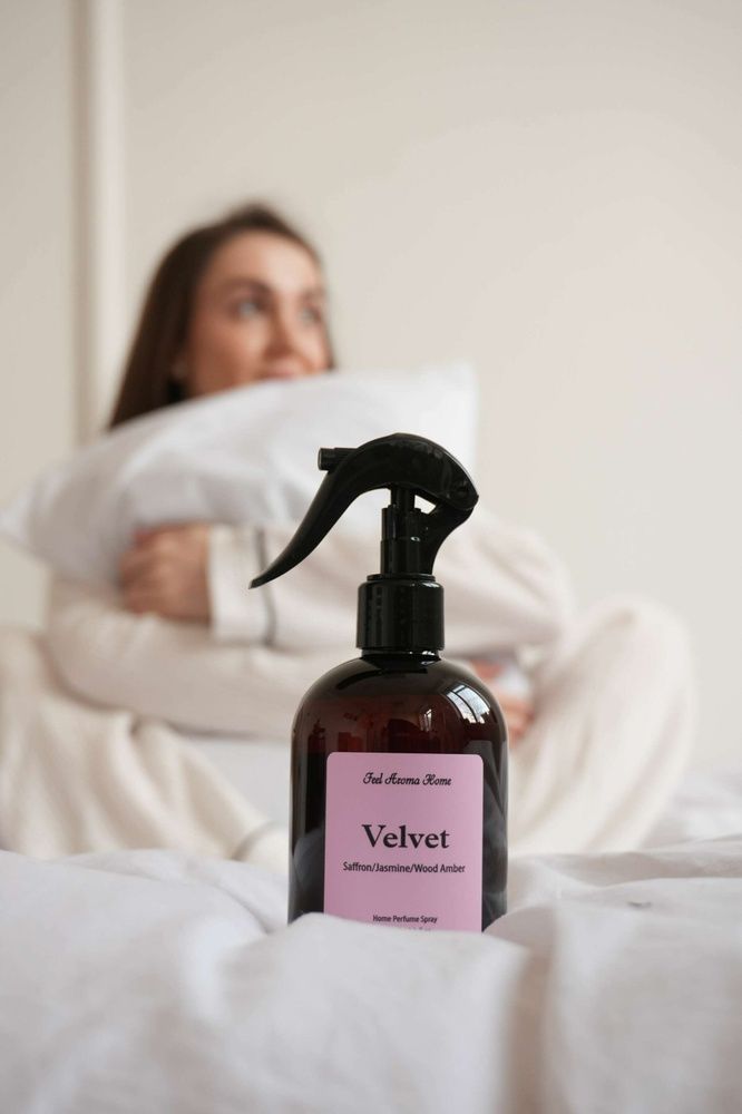Спрей для текстиля Velvet шафран, жасмин, древесные ноты 275 мл. 12900 фото